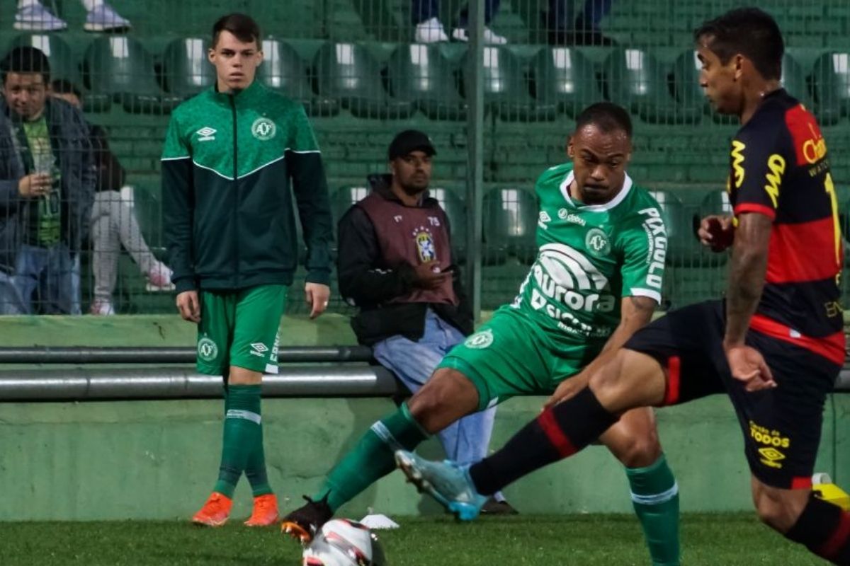 Vila Nova x Chapecoense: onde assistir ao vivo e horário do jogo pela Série  B - Lance!