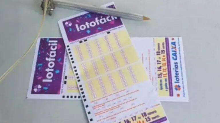 Resultado da Lotofácil 2521: quatro apostas dividem prêmio de sábado