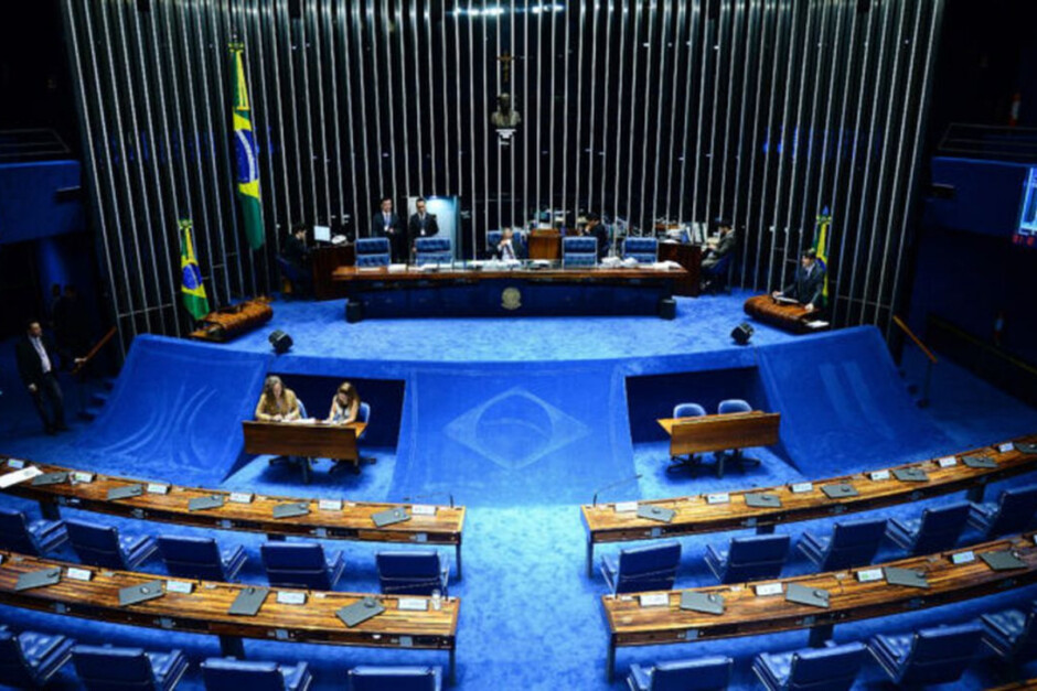 Auxílio Brasil de R$ 400 é aprovado no Senado 
