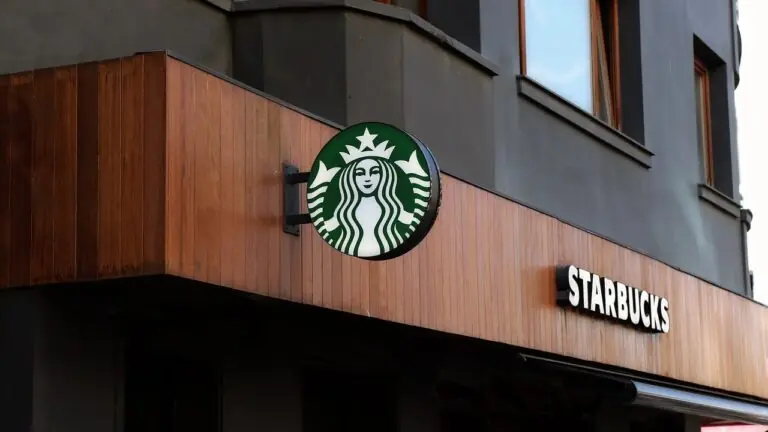 Starbucks sairá da Rússia após 15 anos; entenda a situação