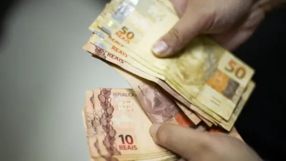 13º salário adiantado em 2022: cidades e estados antecipam extra