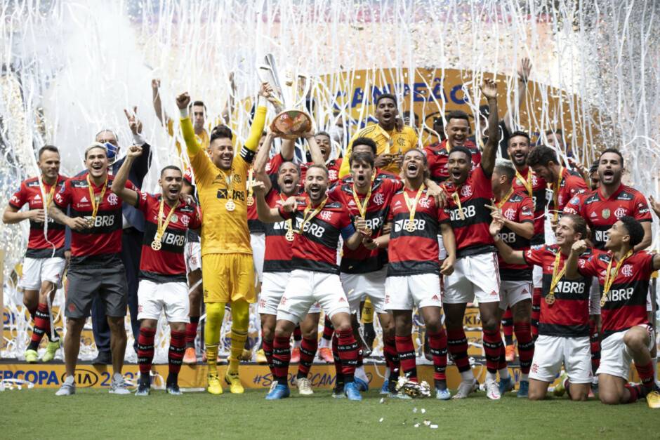 Qual é o salário dos jogadores do Flamengo?