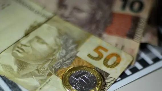 Auxílio Brasil: pagamentos vão até sexta, 24; descubra quem recebe