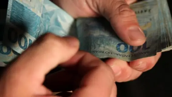 Auxílio permanente para mãe solteira está valendo? O que sabemos