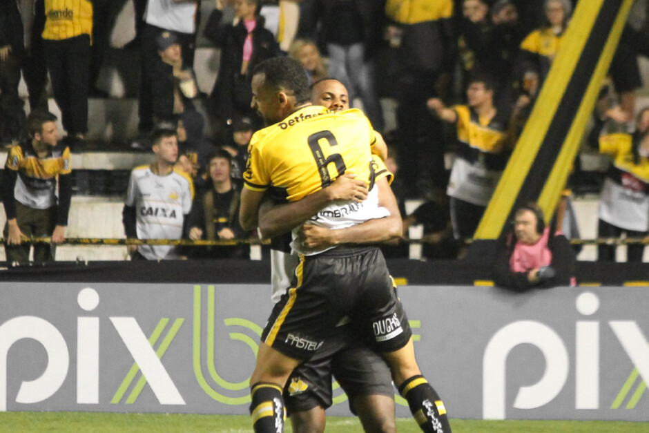 Criciúma x Vila Nova