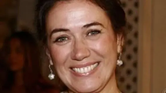 Final de Catarina em A Favorita: fim das agressões e viagem com Stela