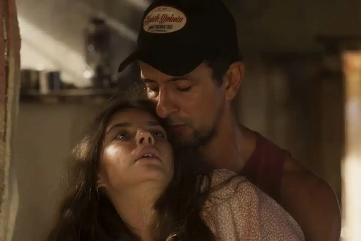 Jose Lucas pede um beijo para Juma