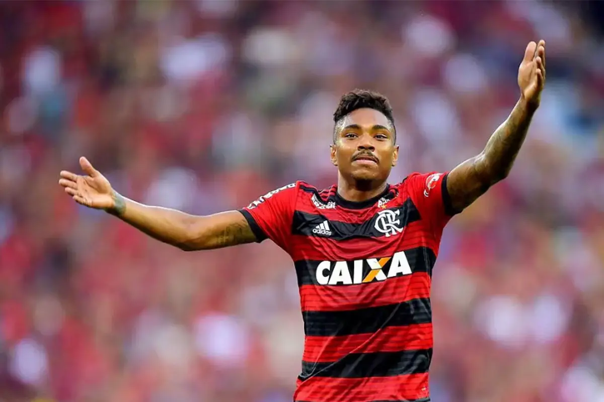 Vitinho flamengo salario Quanto ganha vitinho do flamengo?