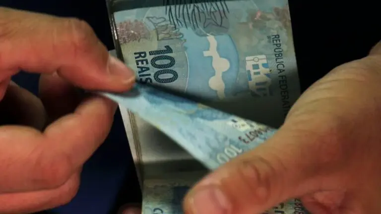 Auxílio Emergencial 2022 chega a R$ 3 mil; quem ainda pode receber?