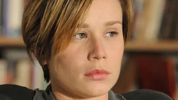 Lara é filha de quem em A Favorita? Jovem descobre não ser herdeira