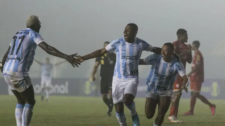 Onde assistir Ponte Preta x Londrina ao vivo e horário da Série B (11/06)