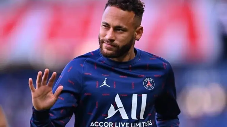 Quanto Neymar ganha por dia no PSG em 2022?