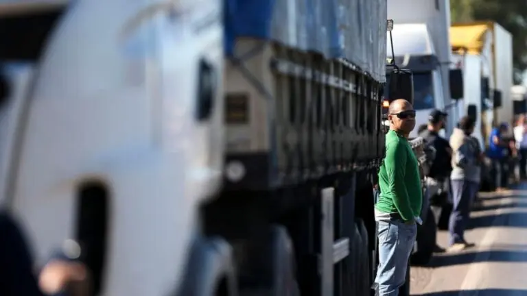 Vai ter greve dos caminhoneiros? Alta do diesel acende alerta