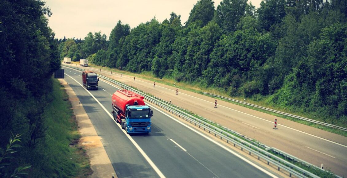 Como cadastrar para receber o auxílio caminhoneiro