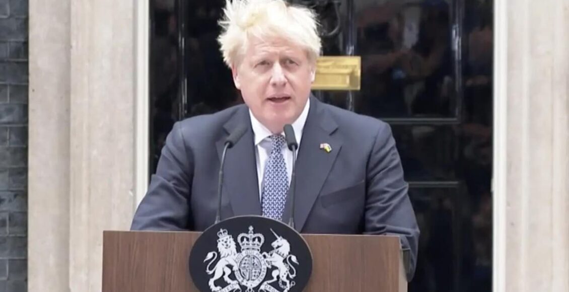 boris johnson renuncia