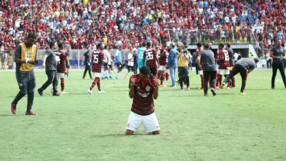 Maiores torcidas do Brasil em 2022: Flamengo ou Corinthians?