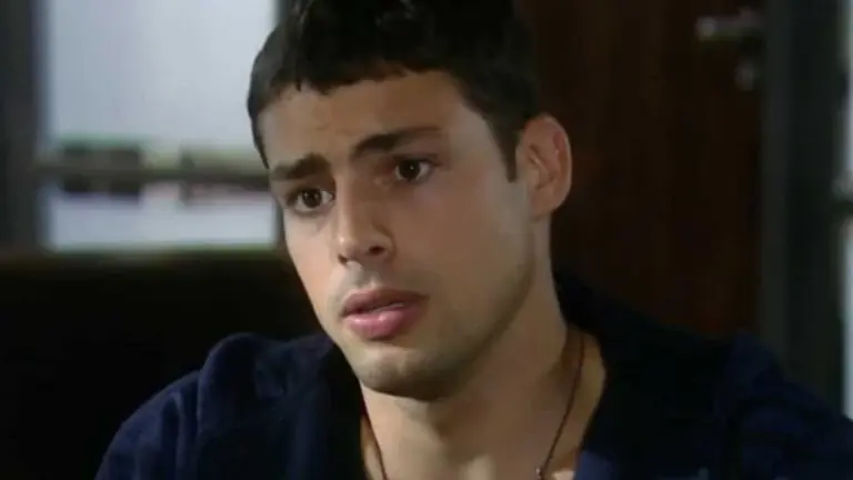 Halley é filho de quem em A Favorita?