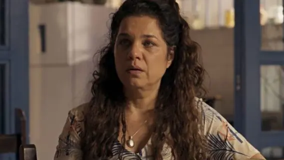 O que acontece com Maria Bruaca após Tenório ver traição?