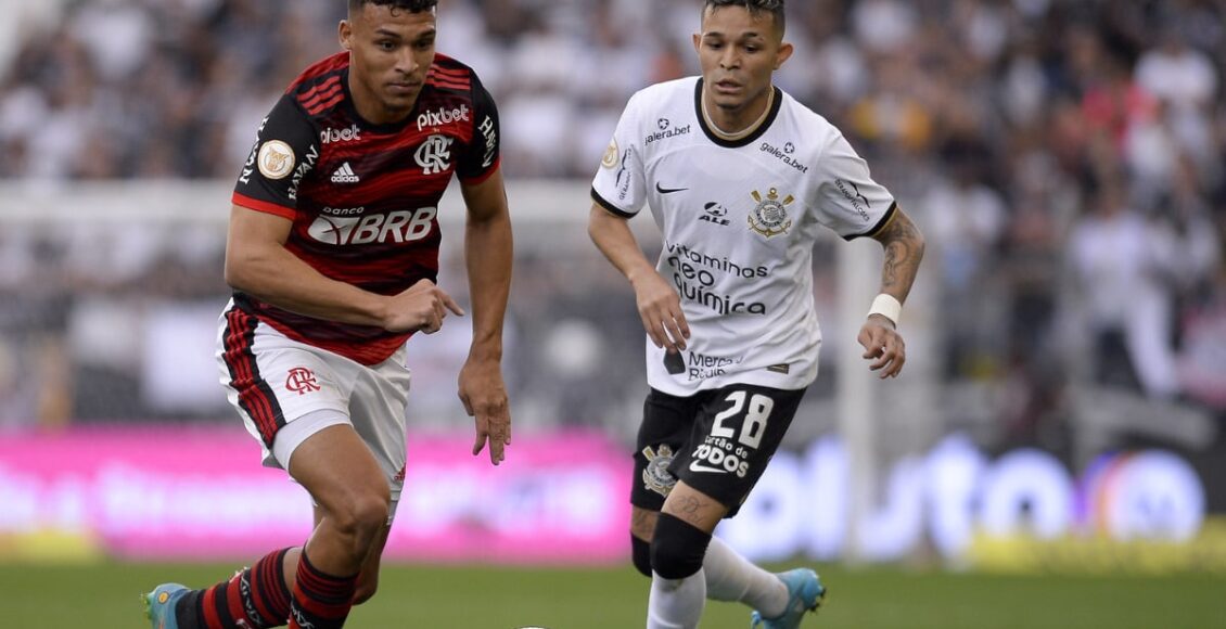 Quantas vezes o Flamengo ganhou do Corinthians