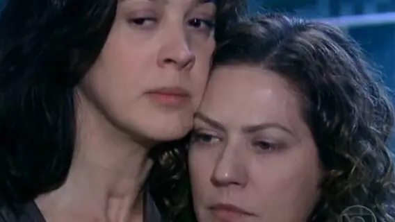 Quem é a ruim na novela A Favorita: Flora ou Donatela?