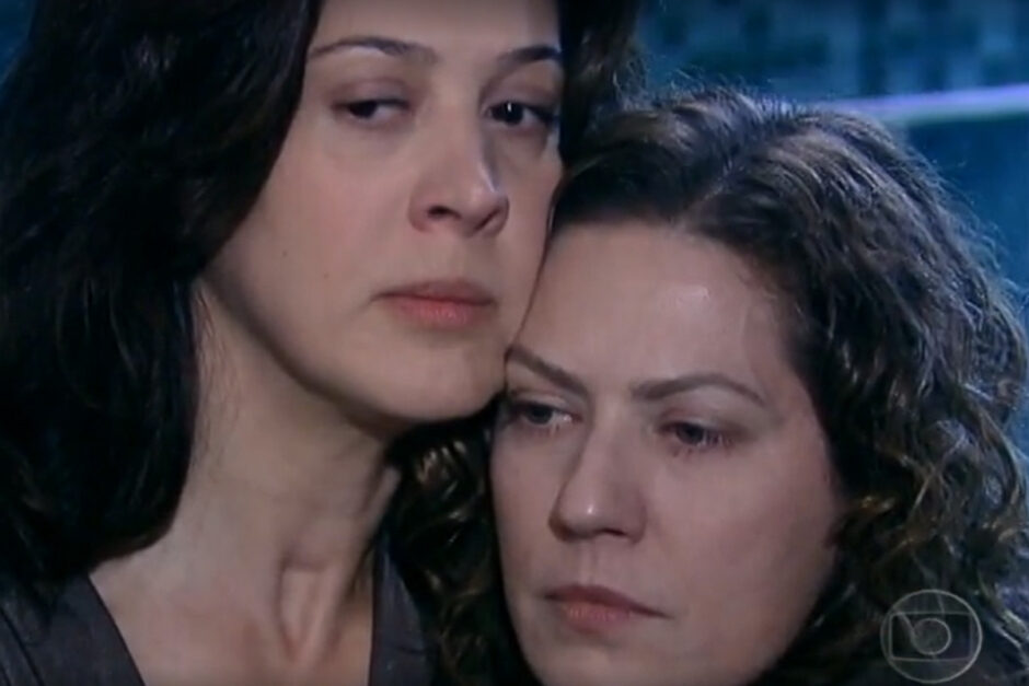 Quem é a ruim na novela A Favorita