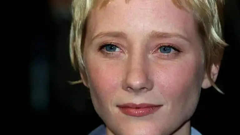 Atriz Anne Heche morre após acidente de carro, aos 53 anos