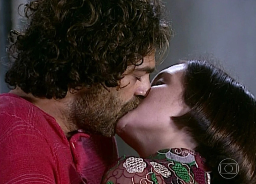 Qual o final de Catarina em O Cravo e a Rosa? catarina