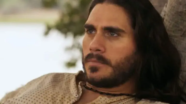 O que acontece com Trindade e por que ele se afasta de Irma?