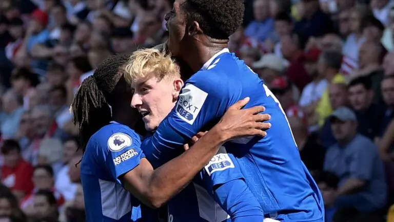 Onde assistir Leeds x Everton ao vivo, horário e escalação (30/08)