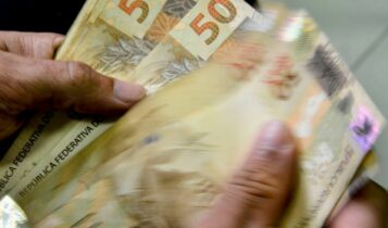 Vai ter décimo terceiro do Auxílio Brasil 2022? O que sabemos do pagamento Vai ter décimo terceiro do Auxílio Brasil 2022
