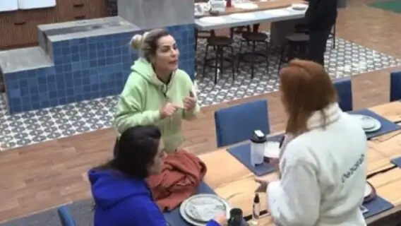 A Fazenda 2022: entenda a briga entre Deolane e Deborah