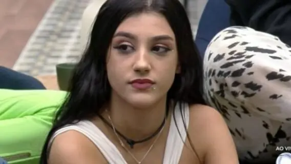 Bia Miranda é enquadrada assim que chega em A Fazenda 2022