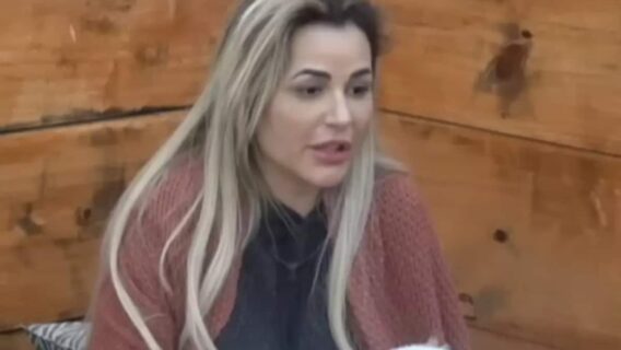 Deolane desistiu da Fazenda 2022? Advogada se despede dos colegas
