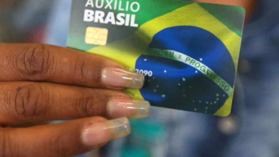 auxilio brasil bloqueado o que fazer