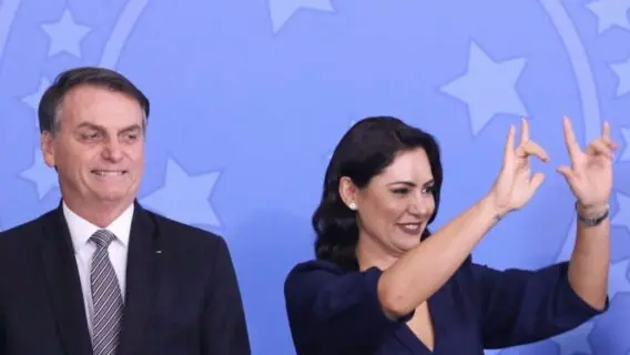 Bolsonaro e Michelle param se seguir no Instagram; Carluxo também