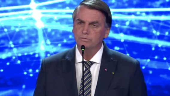 Horário entrevista Bolsonaro na CNN ao vivo hoje, sexta-feira (21/10)