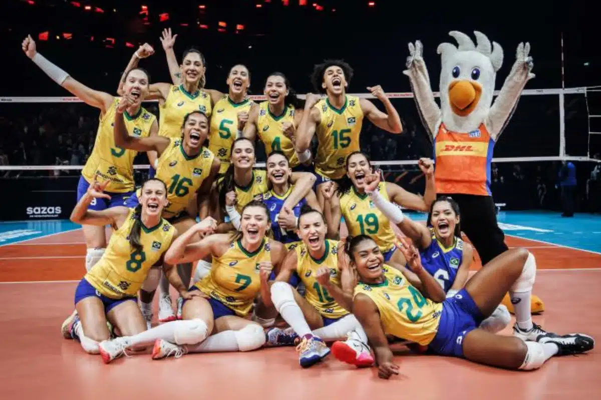 Jogo de vôlei Brasil e Itália