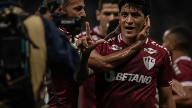 Por que o Cano faz o L? Entenda a referência da comemoração