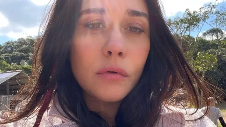 No ar como Guida de Travessia, quantos anos tem Alessandra Negrini?