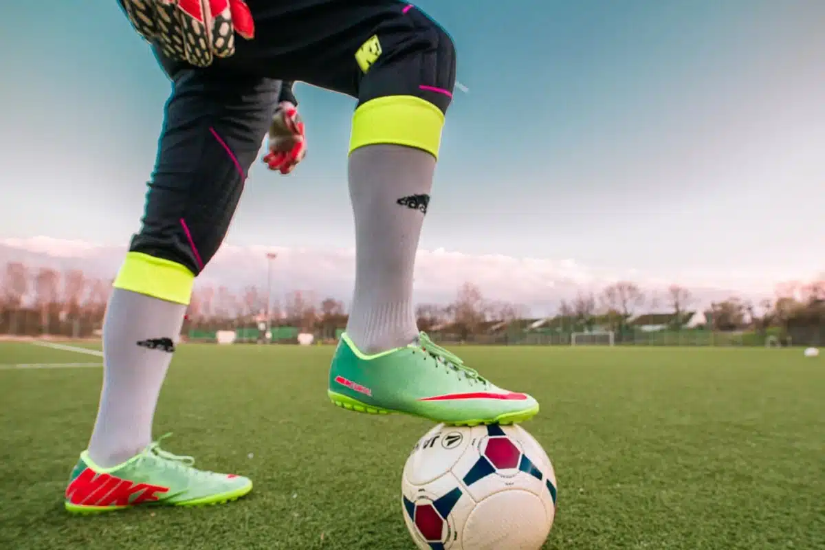 Qual é o jogo da Globo hoje no domingo