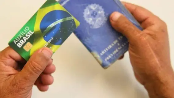 Tem horário? Quando cai na conta o empréstimo do Auxílio Brasil