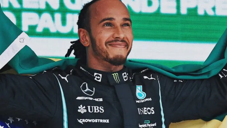 Lewis Hamilton no Brasil: horário e como assistir entrega de título
