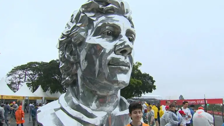 Estátua da Ayrton Senna em Interlagos: veja a homenagem