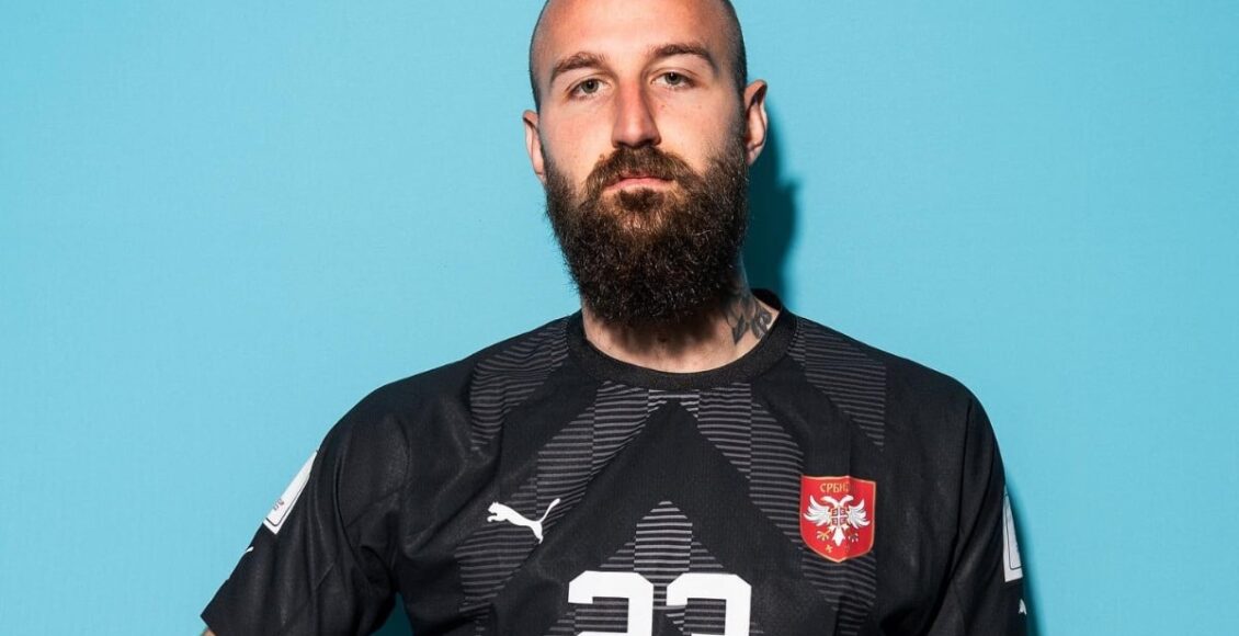 goleiro da Sérvia