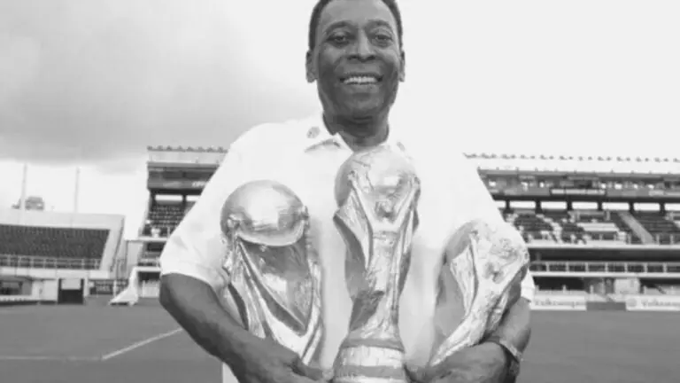 Pelé morre aos 82 anos