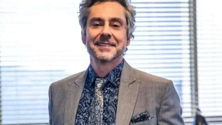 Por que Stenio se afastou da novela Travessia?