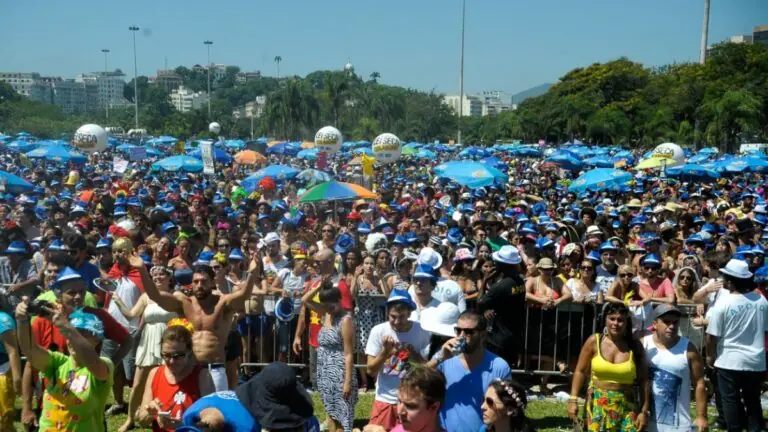 Quantas pessoas têm no mundo? População bate 8 bilhões