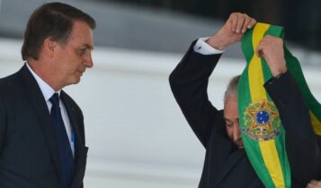 Quem passa a faixa de presidente
