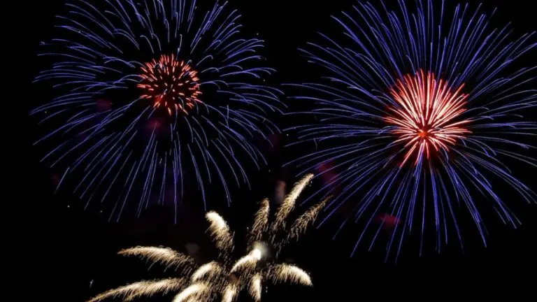 Ano Novo no Guarujá 2023 vai ter queima de fogos de 15 minutos; veja programação