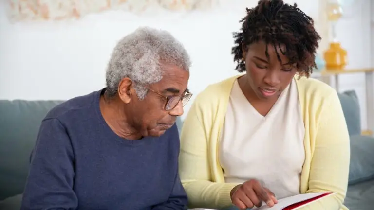 Como fica a tabela de reajuste dos aposentados para 2023?